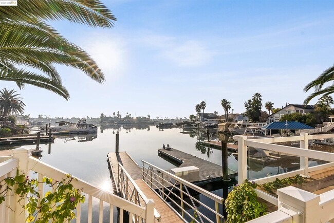 Building Photo - 4730 Spinnaker Way
