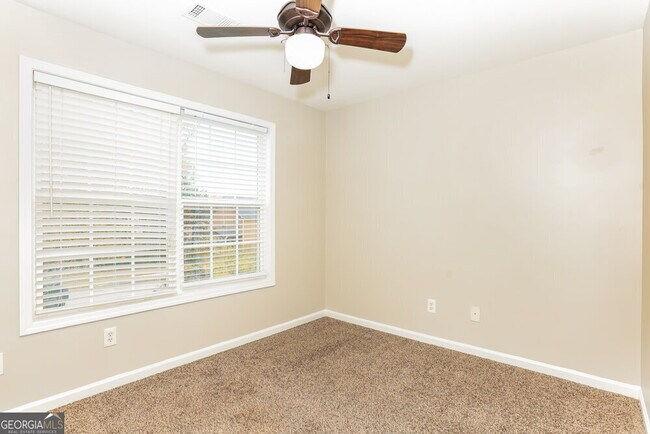 Building Photo - 5102 Redcoat Ln