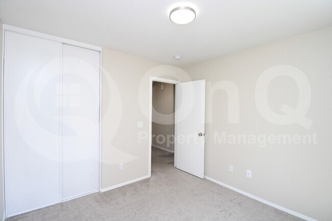 Building Photo - 3033 W Blue Sky Dr