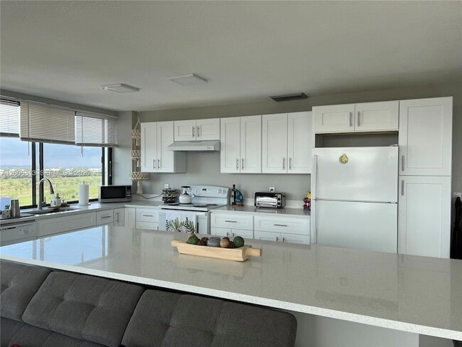 Building Photo - 1500 Presidential Way