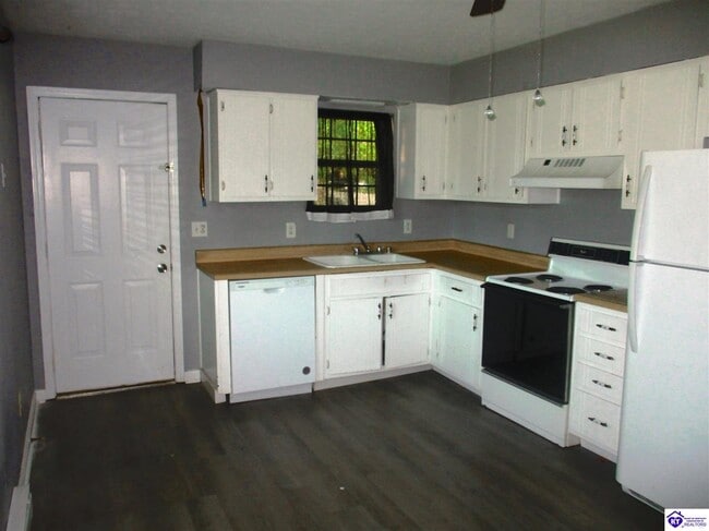 Building Photo - 102 Front 9 Dr