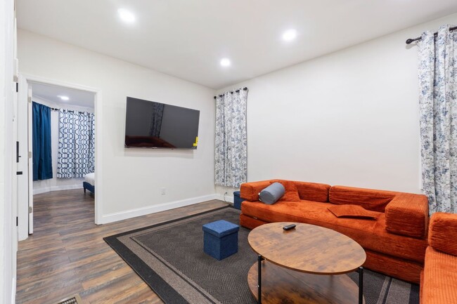 Building Photo - 92 Stuyvesant Ave