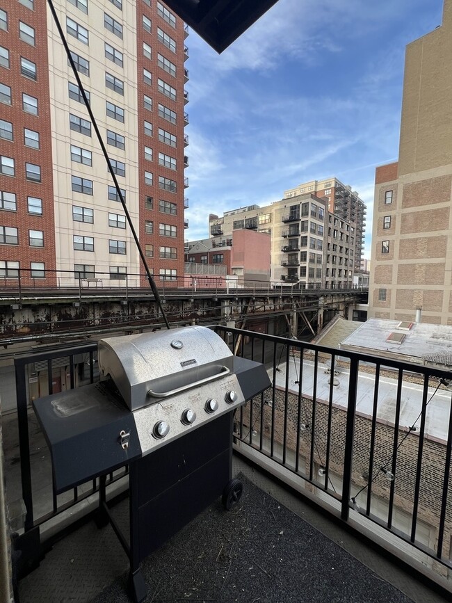 Building Photo - 1528 S Wabash Ave