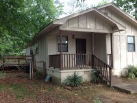 Building Photo - 3221 Longcoy St