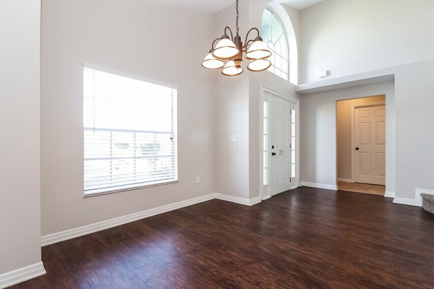 Building Photo - 2332 Flamingo Lakes Dr