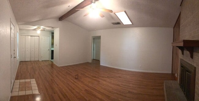 Building Photo - 1803 Fairway Dr