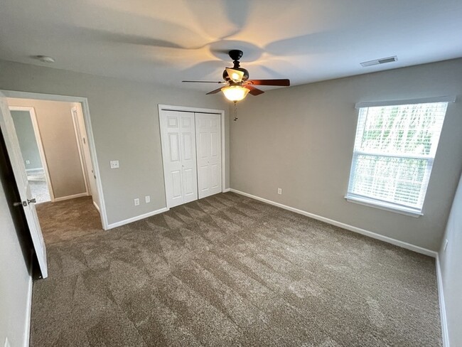 Building Photo - Saundersville Station home with renovation...