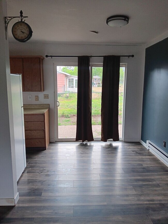 Building Photo - Cagley Duplexes P-35