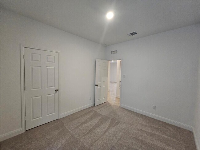 Building Photo - 1512 Brimhurst Dr