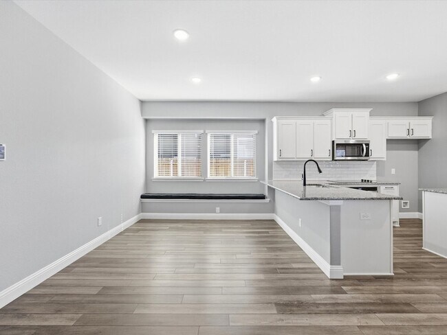 Building Photo - 701 Presidio St