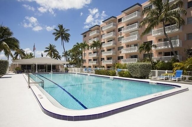 Building Photo - 2601 S Roosevelt Blvd