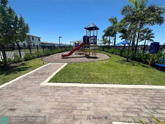Building Photo - 408 NE 208th Terrace