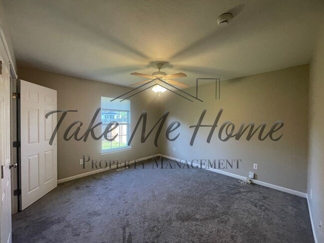 Building Photo - 4 Bedroom in Willard School District!