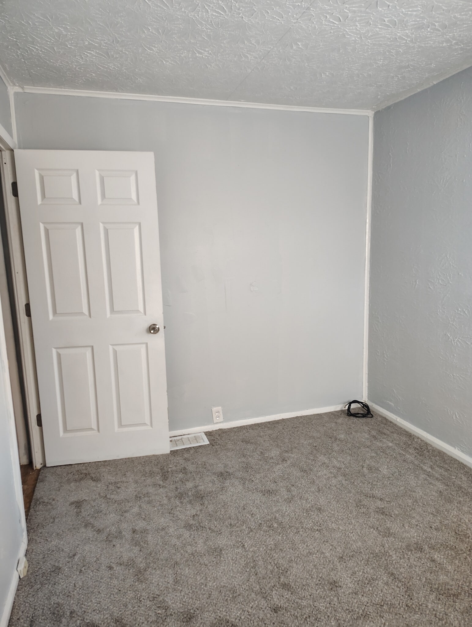 Building Photo - 1936 Shaftesbury Rd