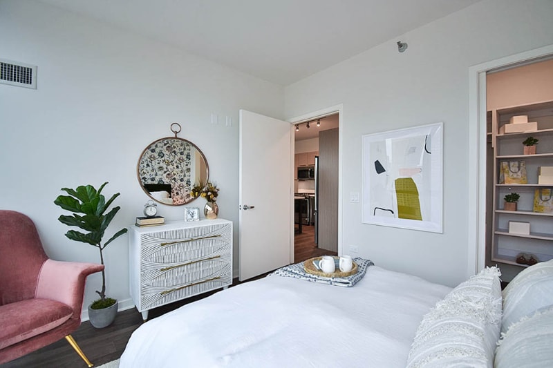 Building Photo - 19 S Halsted St