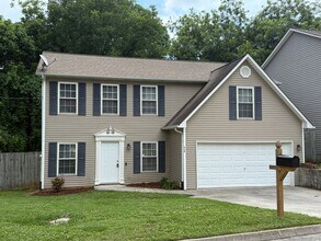 Building Photo - LOCATION! LOCATION! LOCATION! 4 Bedroom 2.5 Bath house in sought after Farragut location!!