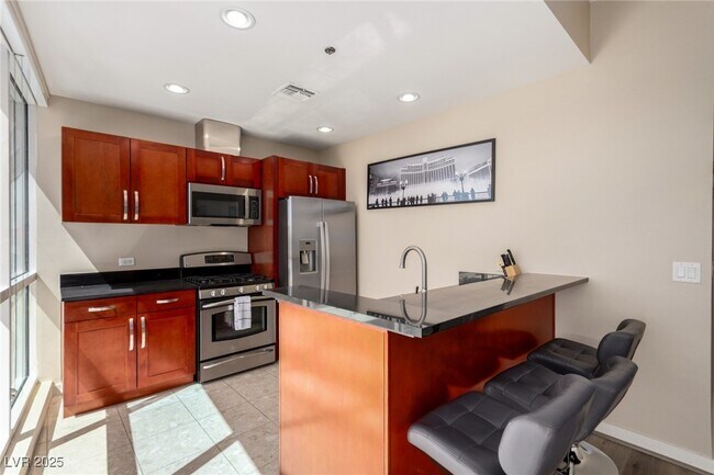 Building Photo - 4575 Dean Martin Dr