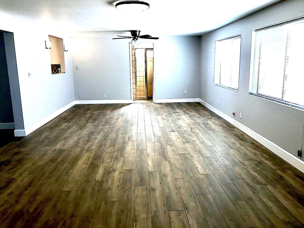 Building Photo - 38343 5th Pl W