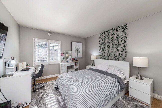 Building Photo - Walnut Dream Home; Updated Inside and Out,...