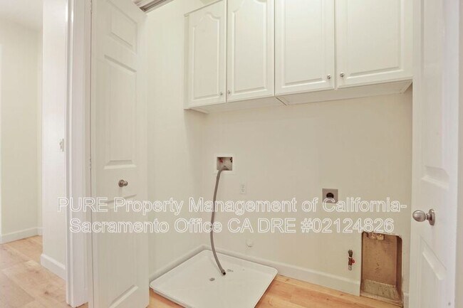 Building Photo - 8292 Crystal Walk Cir