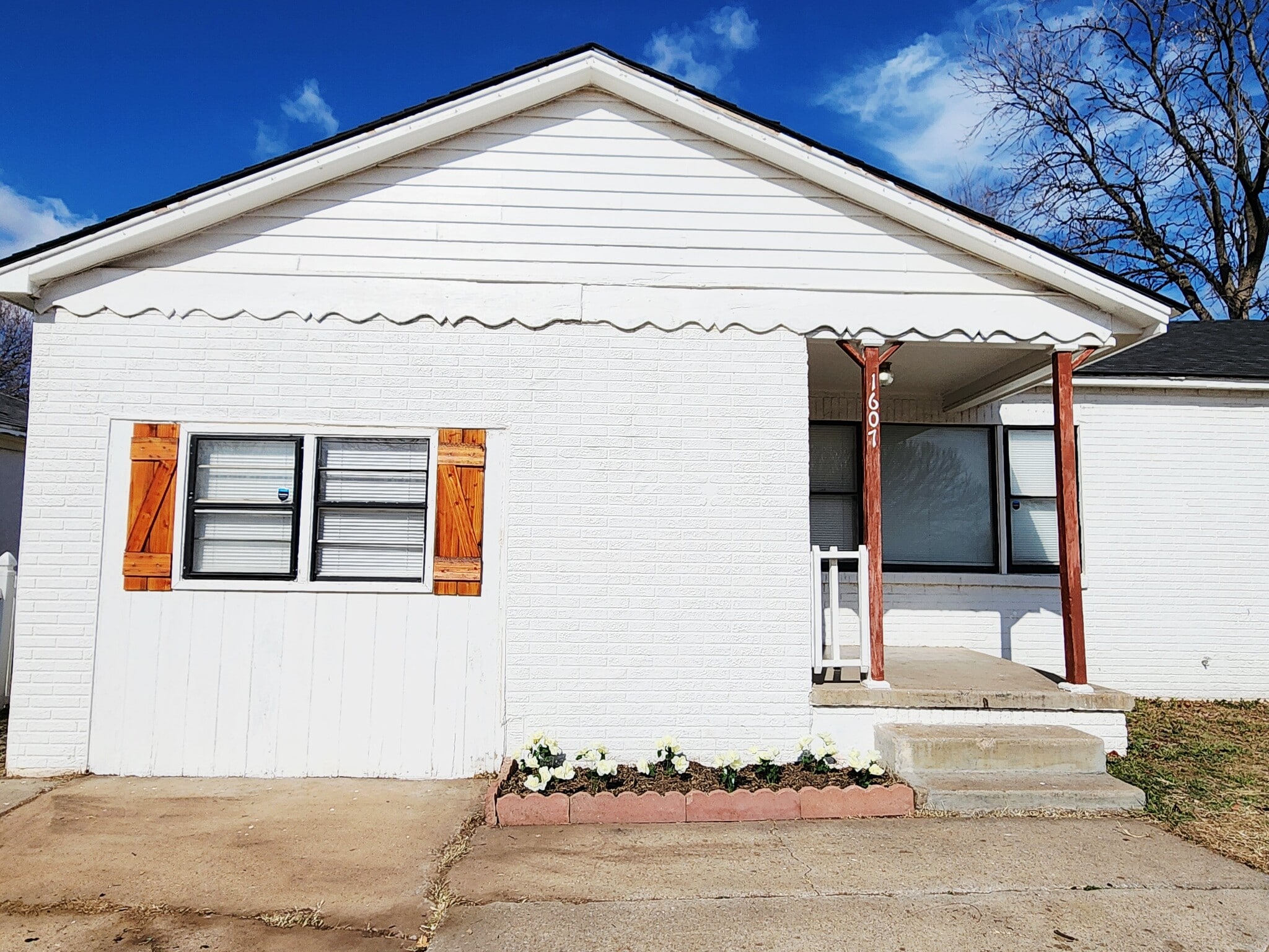 Building Photo - 1607 NW Smith Ave