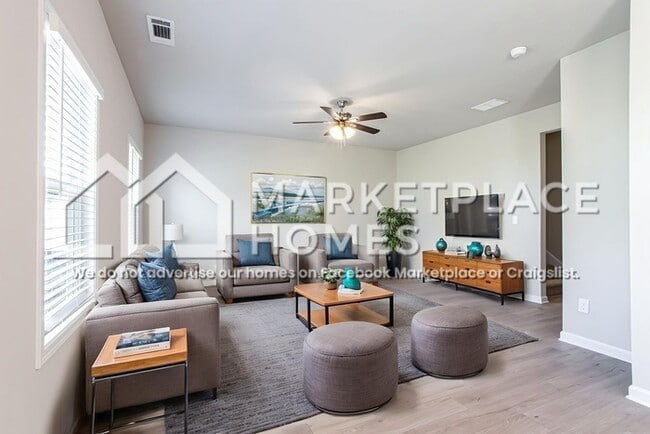 Building Photo - 207 W L Miller Dr