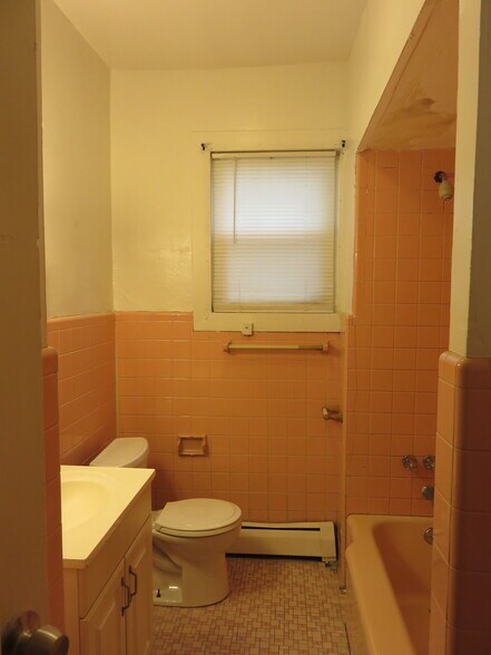 Building Photo - 379 Winthrop Ave