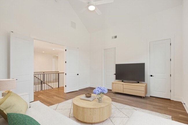 Building Photo - 641 Fletcher Rd