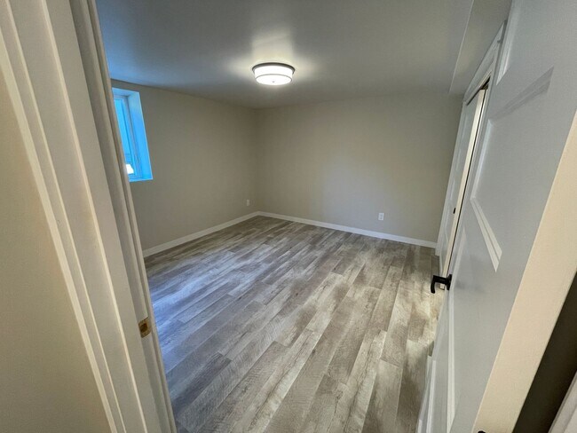 Building Photo - Fantastic Newly Remodeled Lower Unit in Buckman with Washer/Dryer