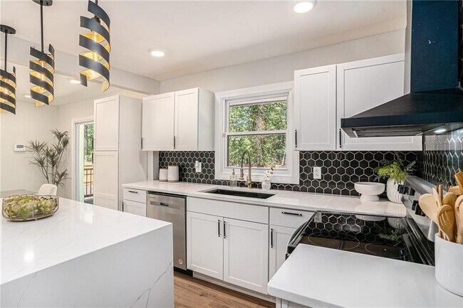 Building Photo - 2794 Mitchell Dr