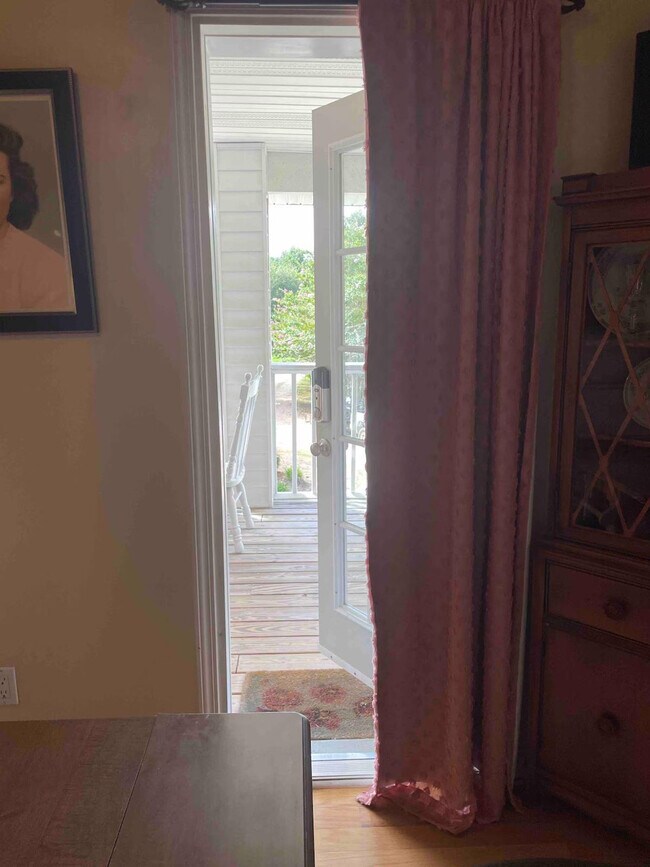 Building Photo - 176 Schools Dr