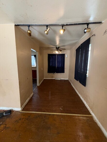 Building Photo - 622 W York Ave