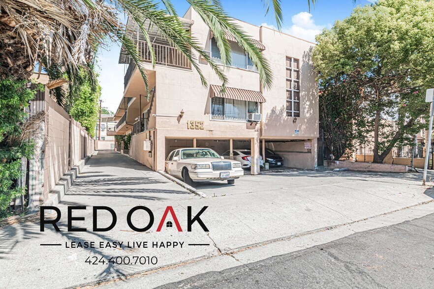 Building Photo - 1352 N Las Palmas Ave
