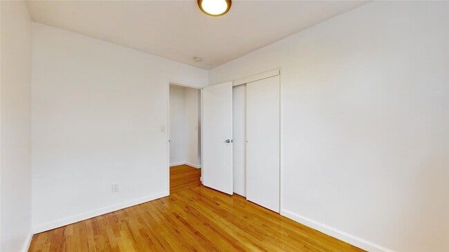Building Photo - 37 Waring Pl