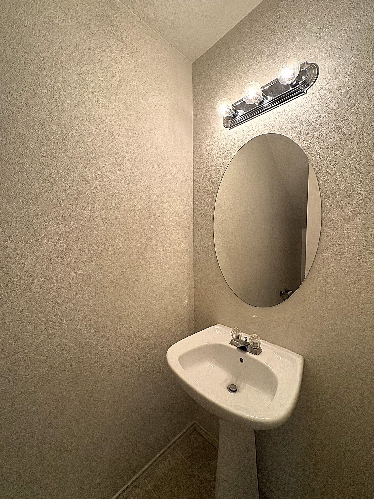 Building Photo - 1611 Inca Dr