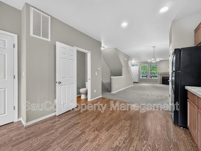 Building Photo - 1419 NE Lockheart Ln