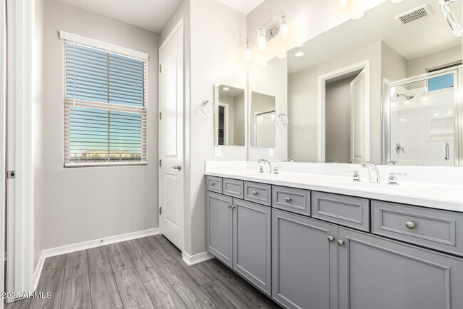 Building Photo - 2492 S Betty St