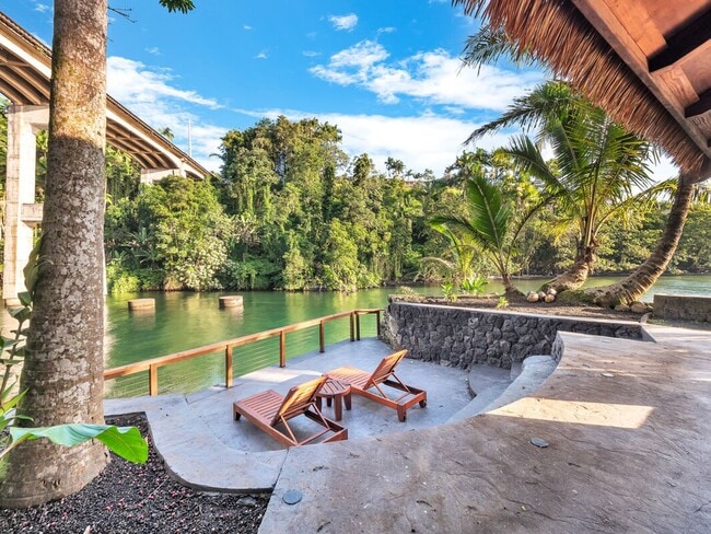 Building Photo - Oceanfront Estate: The Honolii Hale