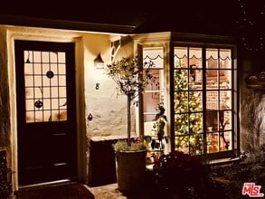 Building Photo - 10966 Strathmore Dr