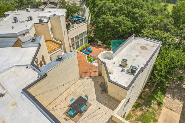 Building Photo - 1 Crystal Springs Ct