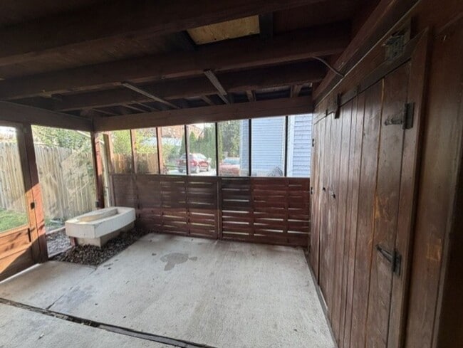 Building Photo - 563 S 24th St