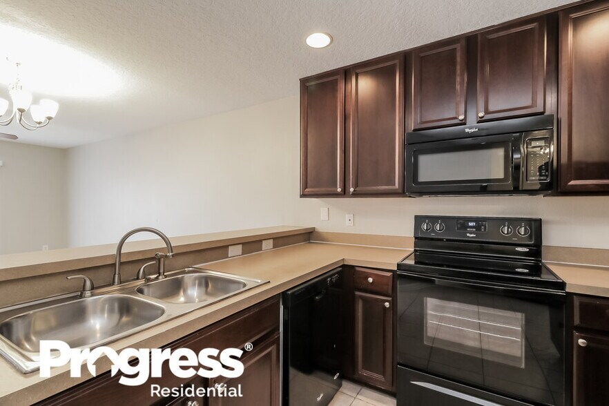 Building Photo - 4494 Maidenhair Cove