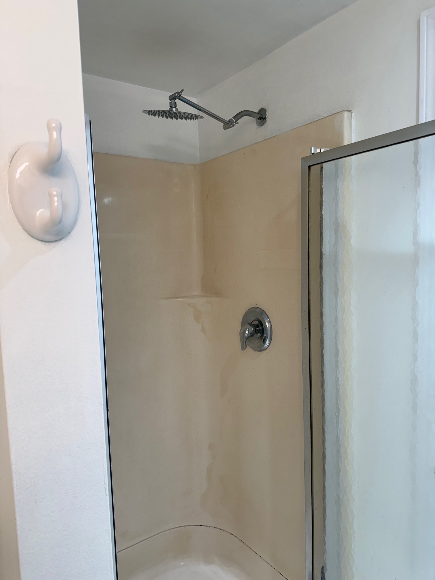 Rain forest shower - 714 1st St S