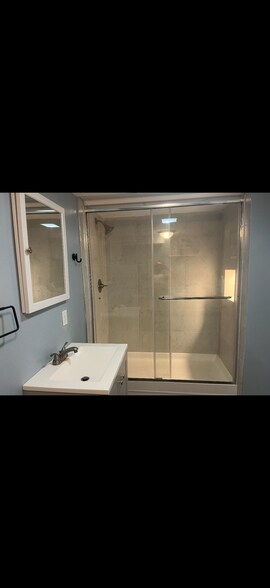 Building Photo - 28 Nagle St