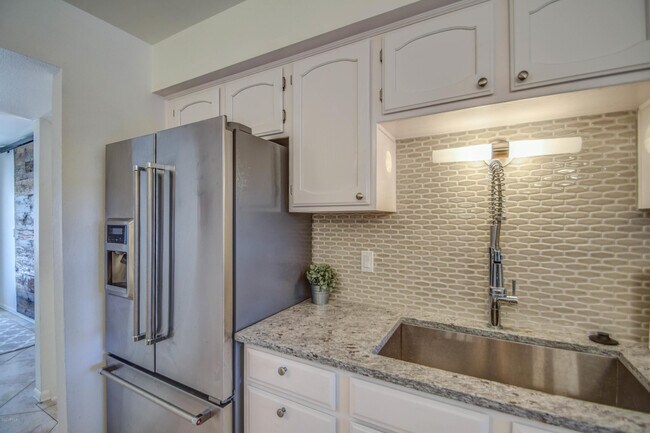 Building Photo - 8420 E Keim Dr