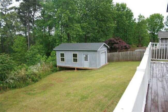 Building Photo - 5855 Maple Creek Dr