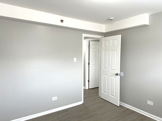 Building Photo - 8635 84th Ct