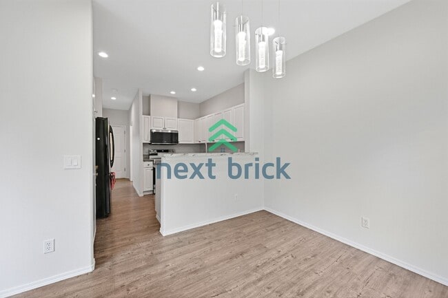 Building Photo - Charming 3-Bed with 2.5 Baths in Mountlake Terrace – Spacious 1561 Sq Ft Retreat!