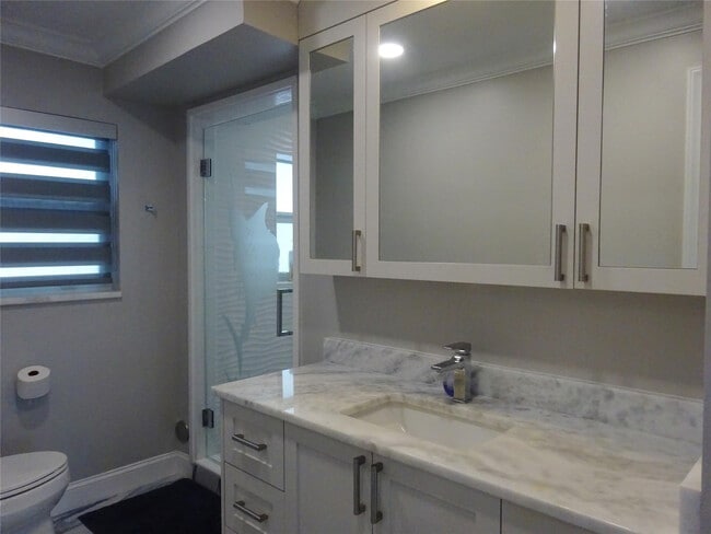 Building Photo - 8 Briny Ave