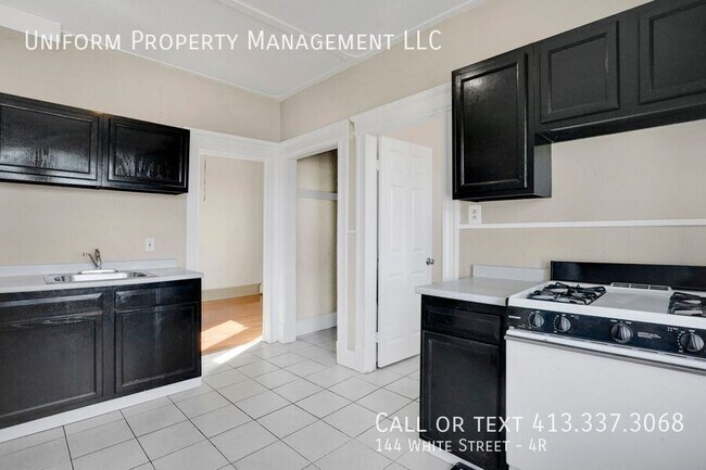 Building Photo - 144 White St